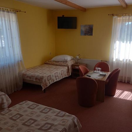 Hotel Goralski Raj Новы-Тарг Экстерьер фото