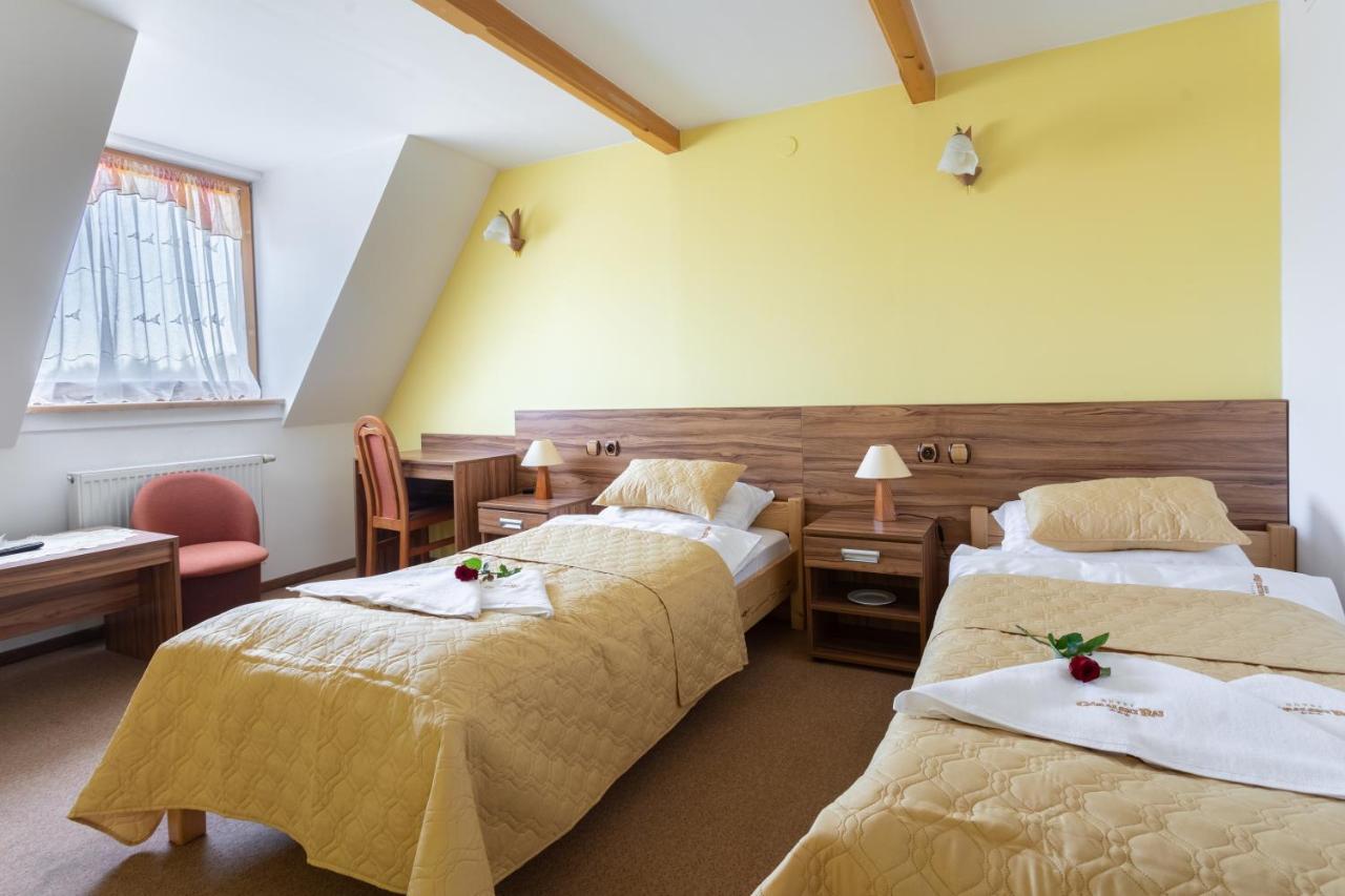 Hotel Goralski Raj Новы-Тарг Экстерьер фото