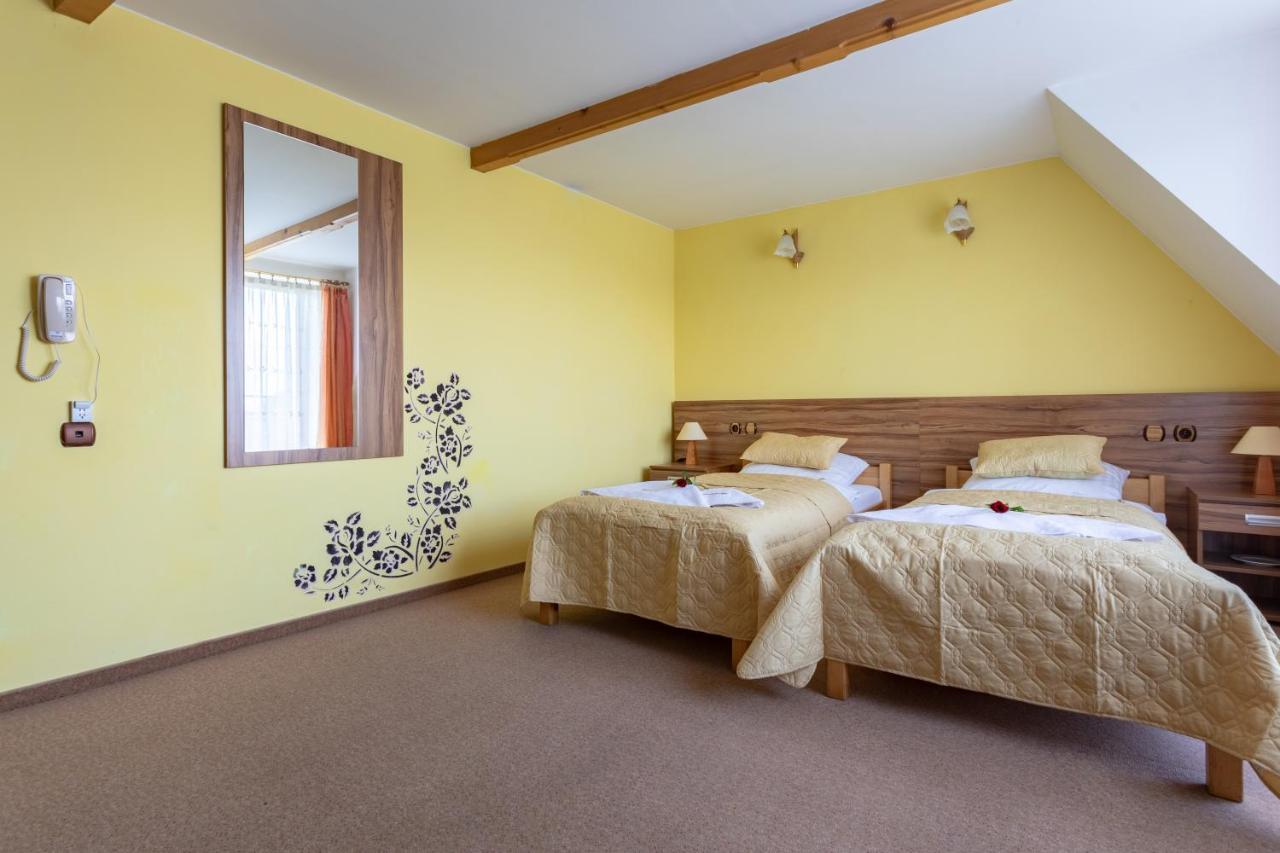 Hotel Goralski Raj Новы-Тарг Экстерьер фото